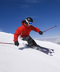 Tips to prevent skiing-related knee injuries